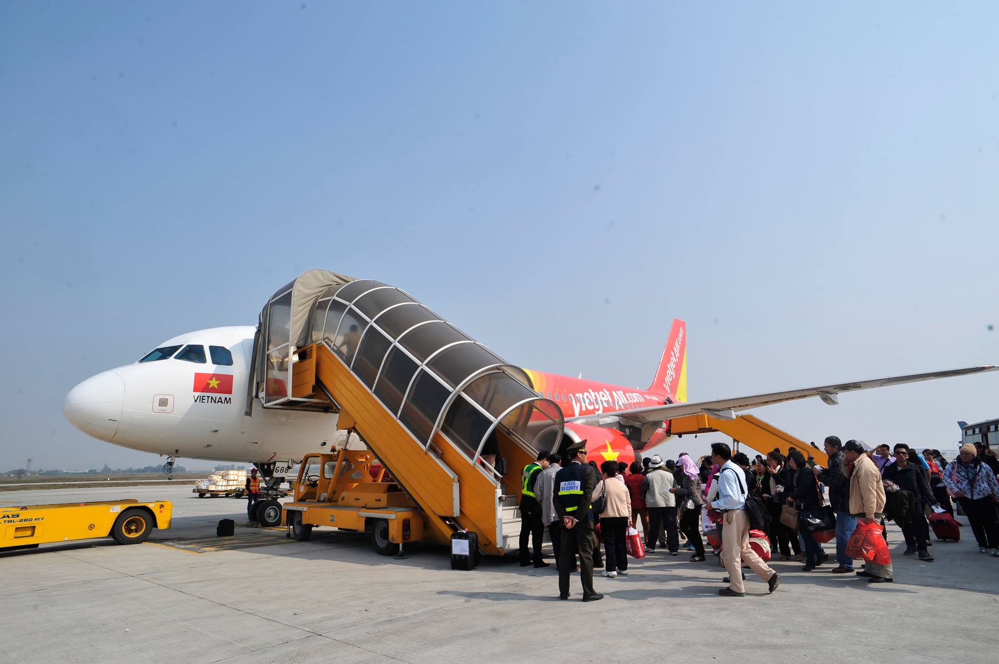 Giá vé máy bay tăng gấp đôi vào dịp 30/4 - 1/5